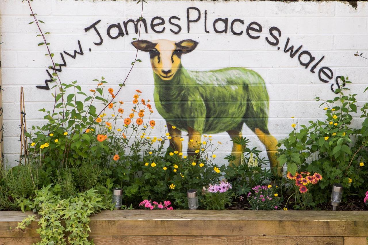 James' Place @ Pontmorlais Merthyr Tydfil Eksteriør billede